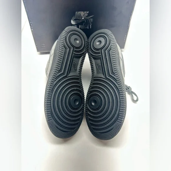 Nike Air Force 1 '07 LV8 Men's Limited Edition Sneakers Grey and Black - Picture 7 of 7